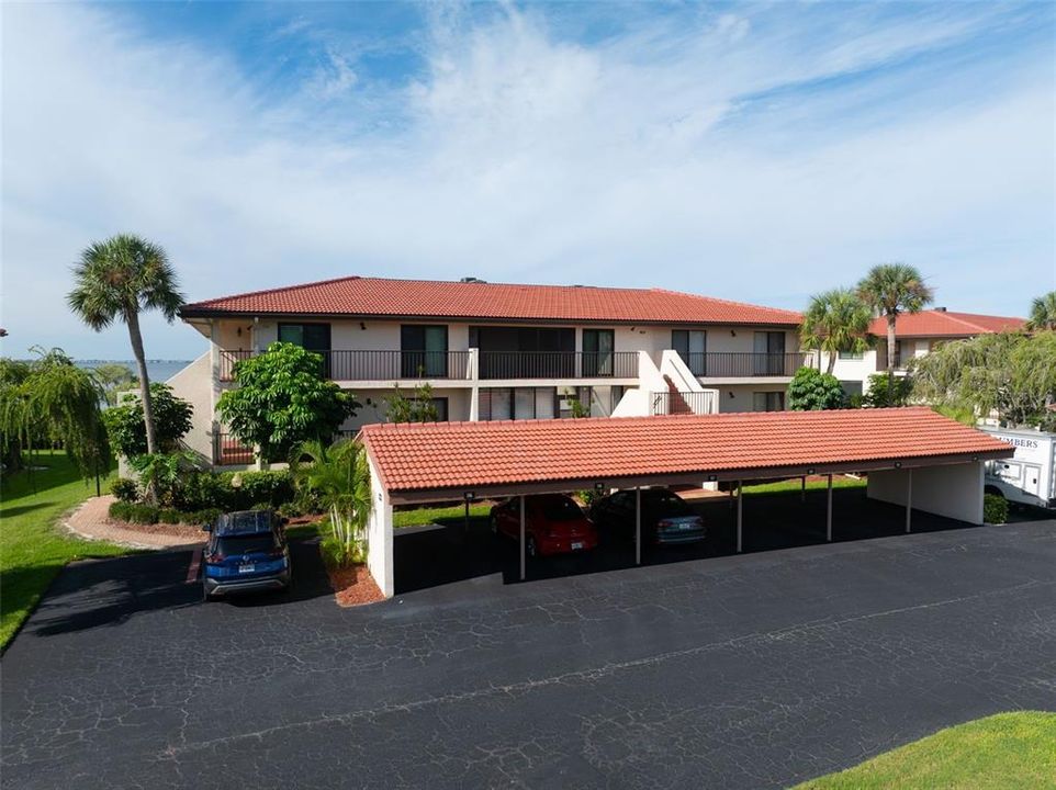 Active With Contract: $2,600 (3 beds, 2 baths, 1596 Square Feet)