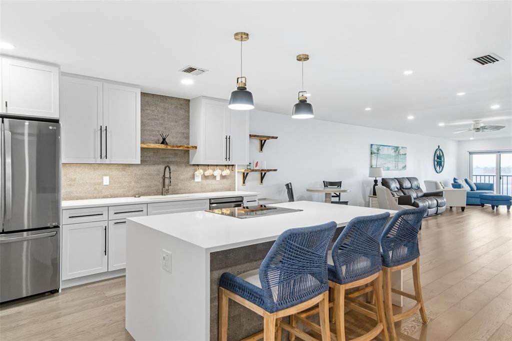 Active With Contract: $2,600 (3 beds, 2 baths, 1596 Square Feet)