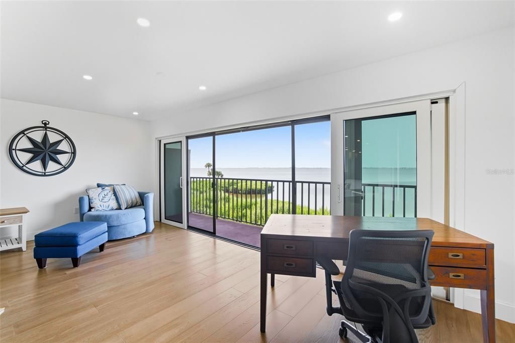 Active With Contract: $2,600 (3 beds, 2 baths, 1596 Square Feet)