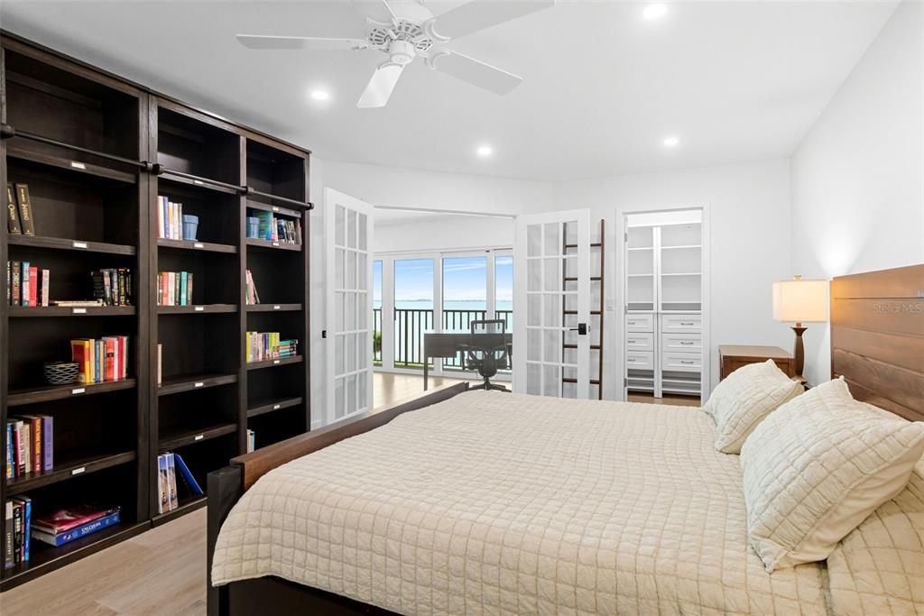 Active With Contract: $2,600 (3 beds, 2 baths, 1596 Square Feet)