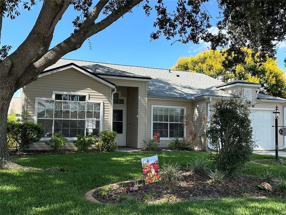 Active With Contract: $255,000 (2 beds, 2 baths, 1718 Square Feet)