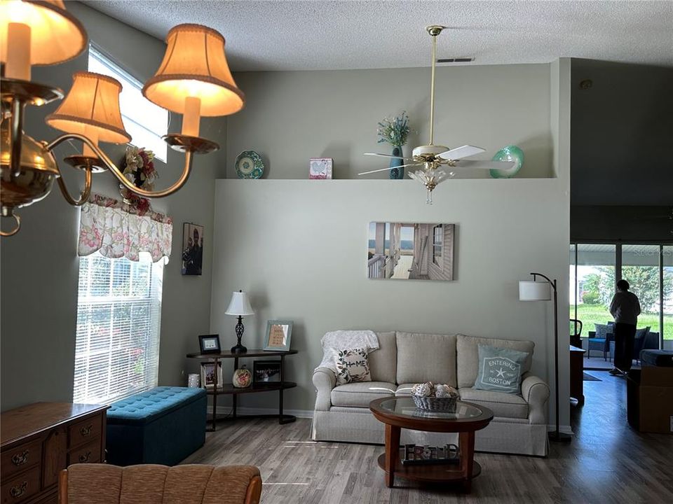 Active With Contract: $255,000 (2 beds, 2 baths, 1718 Square Feet)