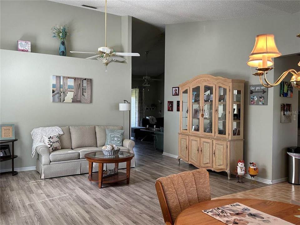 Active With Contract: $255,000 (2 beds, 2 baths, 1718 Square Feet)