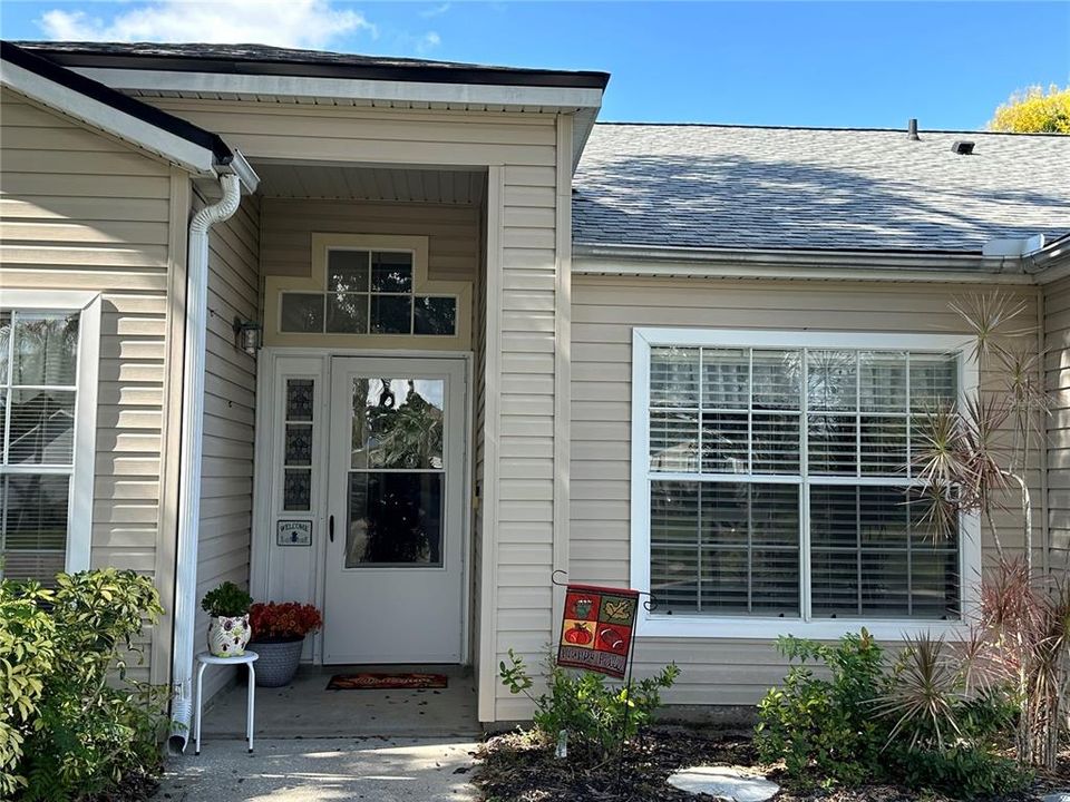 Active With Contract: $255,000 (2 beds, 2 baths, 1718 Square Feet)