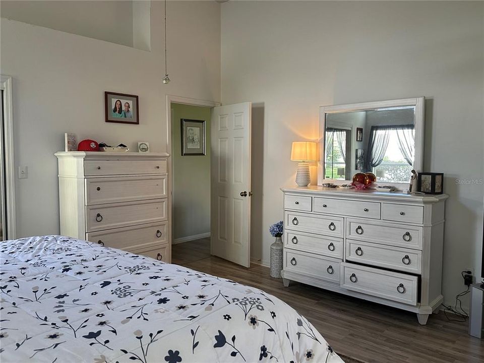 Active With Contract: $255,000 (2 beds, 2 baths, 1718 Square Feet)