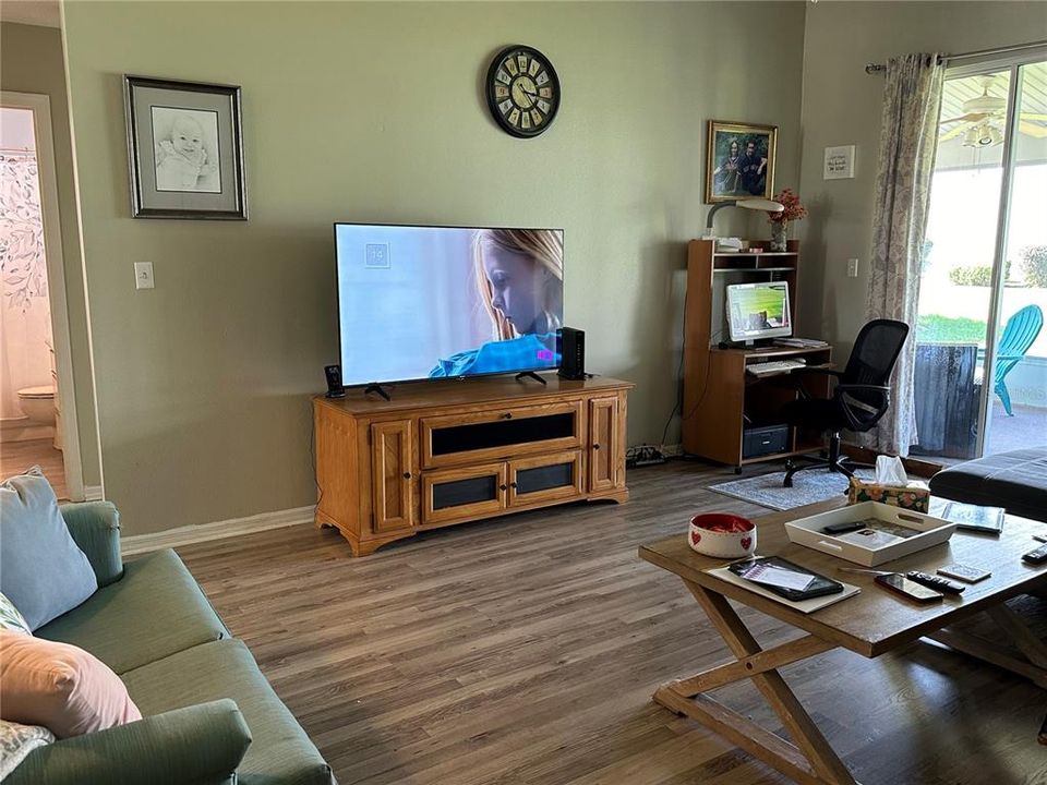 Active With Contract: $255,000 (2 beds, 2 baths, 1718 Square Feet)