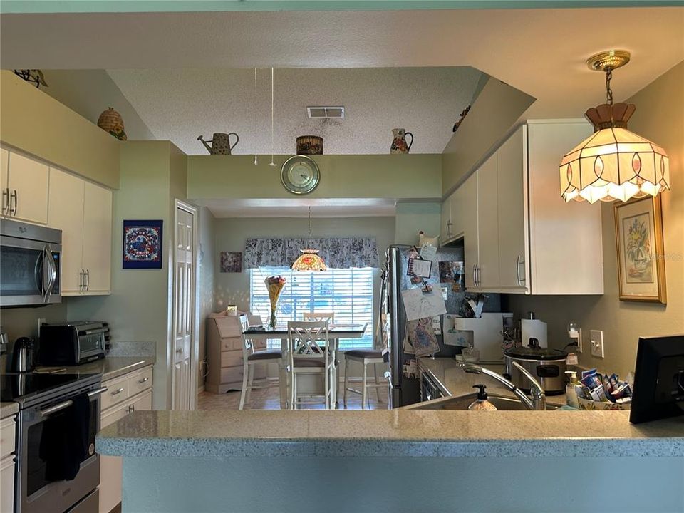 Active With Contract: $255,000 (2 beds, 2 baths, 1718 Square Feet)