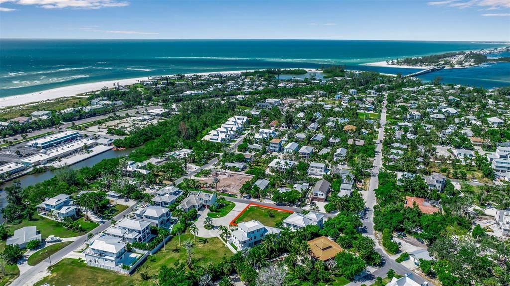 En Venta: $850,000 (0.17 acres)