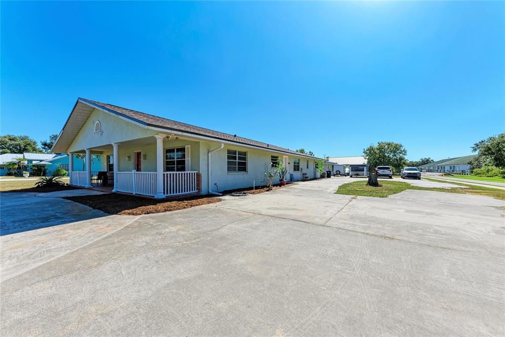 На продажу: $725,000 (5 спален, 3 ванн, 5132 Квадратных фут)