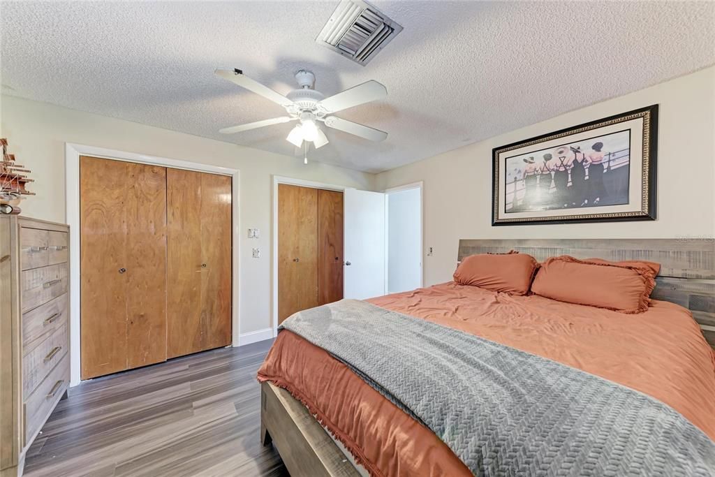 На продажу: $725,000 (5 спален, 3 ванн, 5132 Квадратных фут)