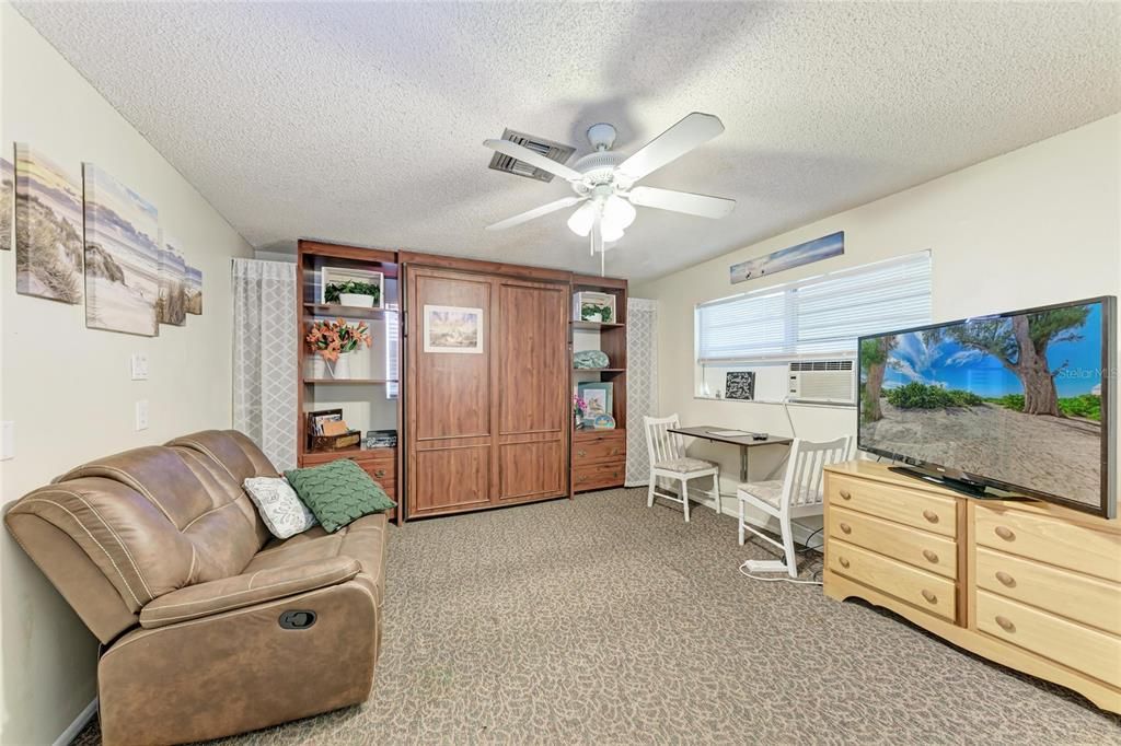 На продажу: $725,000 (5 спален, 3 ванн, 5132 Квадратных фут)