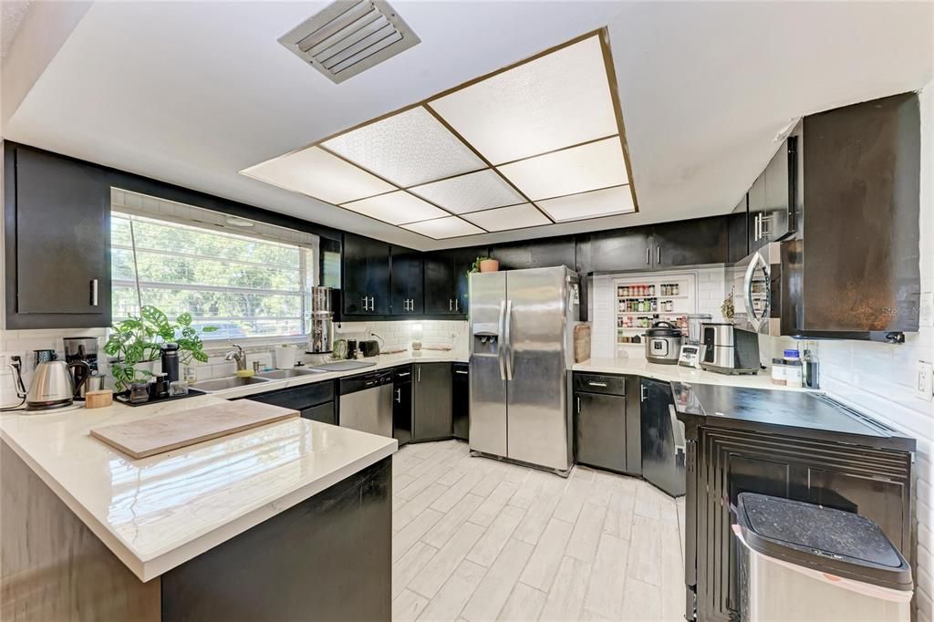 На продажу: $725,000 (5 спален, 3 ванн, 5132 Квадратных фут)