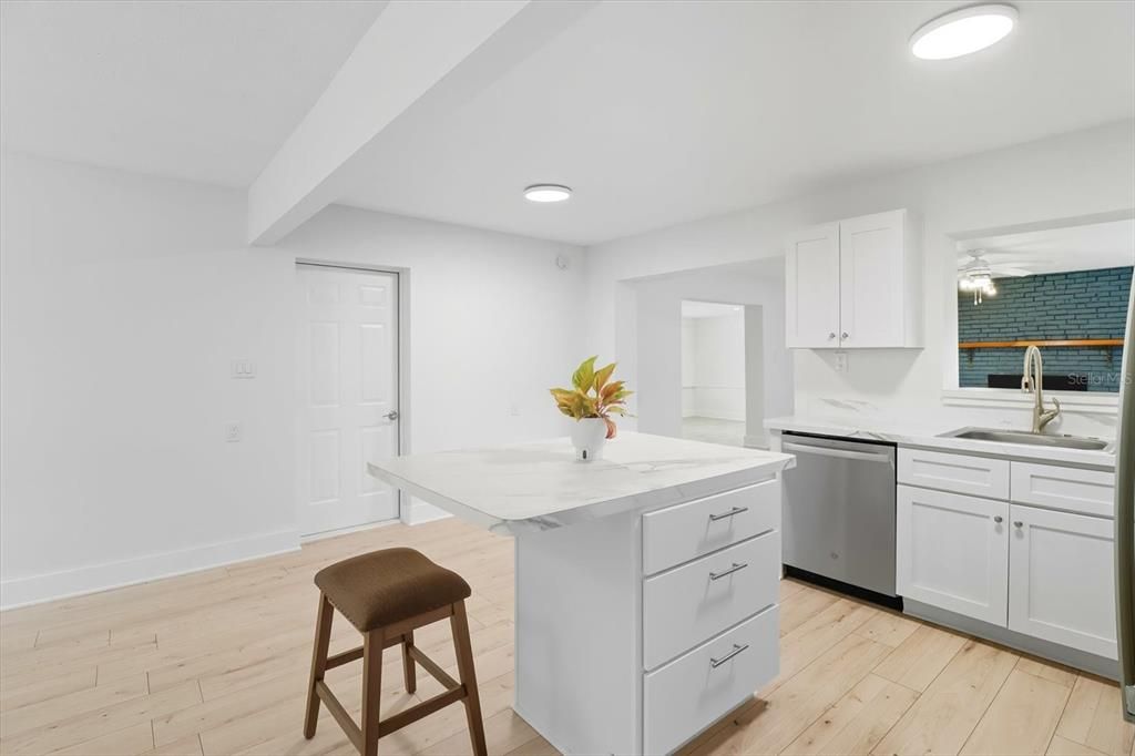 На продажу: $229,000 (3 спален, 2 ванн, 1542 Квадратных фут)