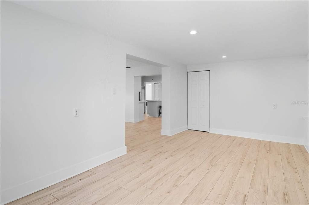 На продажу: $229,000 (3 спален, 2 ванн, 1542 Квадратных фут)