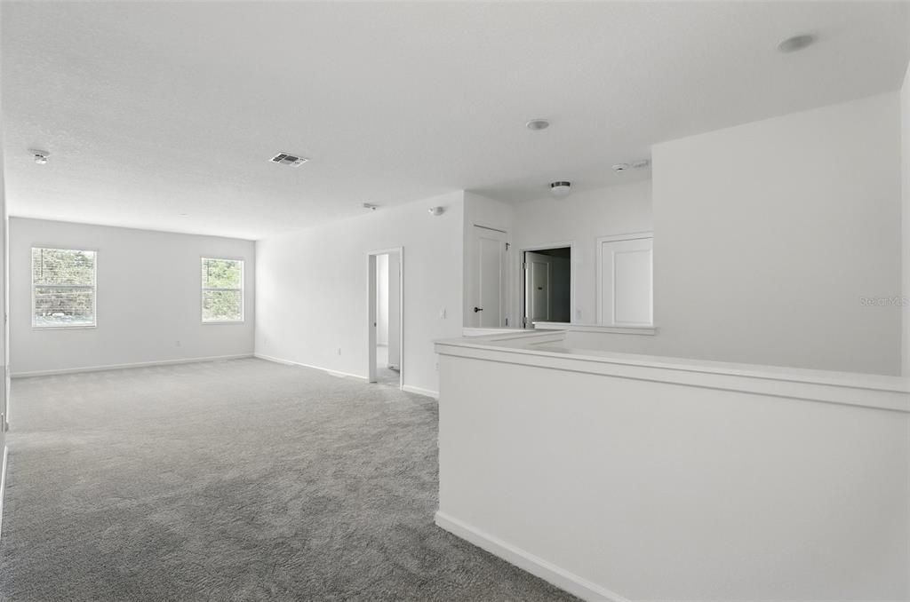 合同活跃: $900,000 (8 贝兹, 6 浴室, 3805 平方英尺)