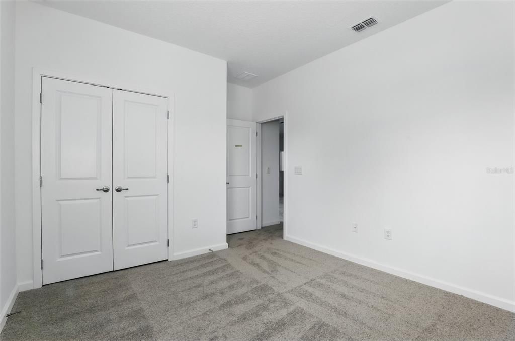 合同活跃: $900,000 (8 贝兹, 6 浴室, 3805 平方英尺)