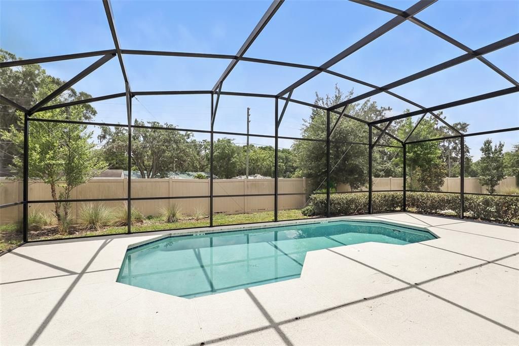 合同活跃: $900,000 (8 贝兹, 6 浴室, 3805 平方英尺)