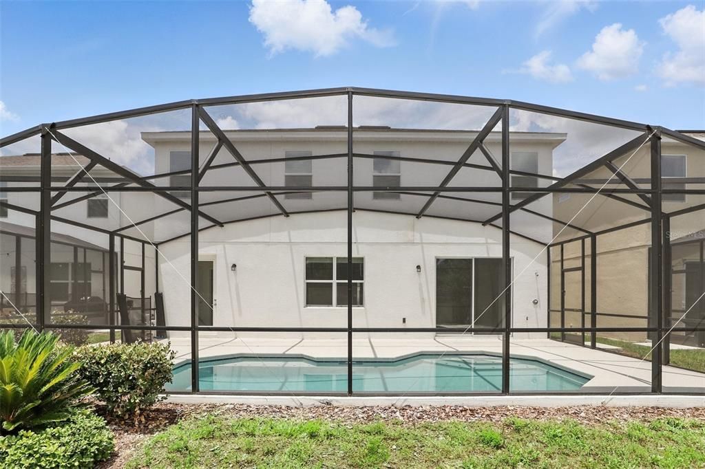 合同活跃: $900,000 (8 贝兹, 6 浴室, 3805 平方英尺)