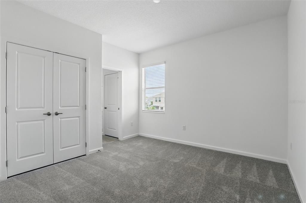 合同活跃: $900,000 (8 贝兹, 6 浴室, 3805 平方英尺)