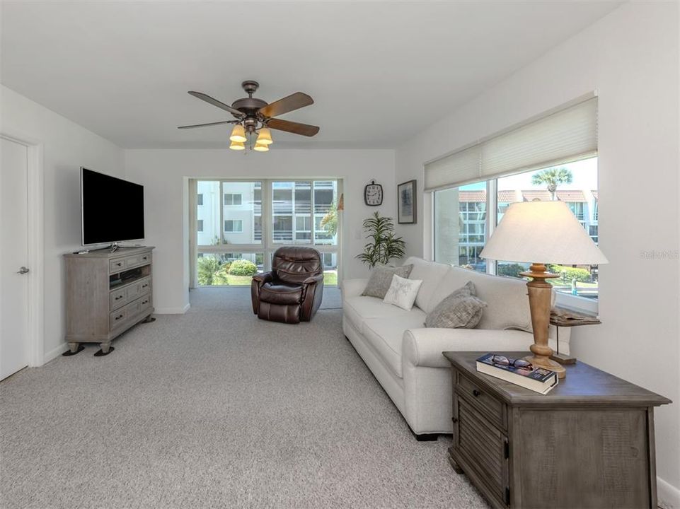 Activo con contrato: $385,000 (2 camas, 2 baños, 1236 Pies cuadrados)