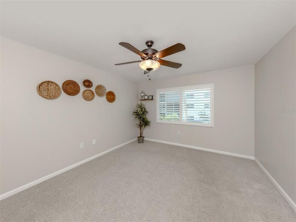 Activo con contrato: $385,000 (2 camas, 2 baños, 1236 Pies cuadrados)