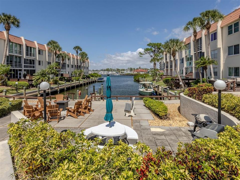 Activo con contrato: $385,000 (2 camas, 2 baños, 1236 Pies cuadrados)