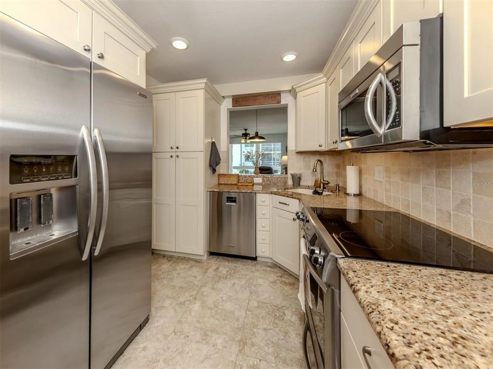 Activo con contrato: $385,000 (2 camas, 2 baños, 1236 Pies cuadrados)