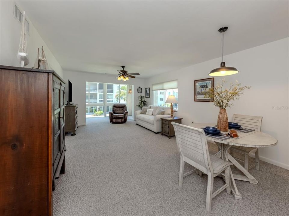 Activo con contrato: $385,000 (2 camas, 2 baños, 1236 Pies cuadrados)