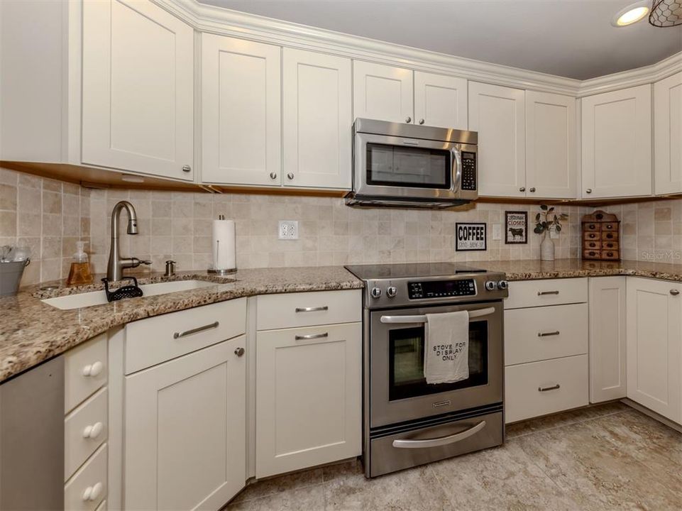 Activo con contrato: $385,000 (2 camas, 2 baños, 1236 Pies cuadrados)