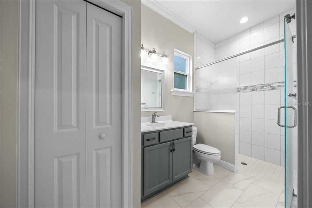 En Venta: $1,795,000 (3 camas, 2 baños, 2768 Pies cuadrados)