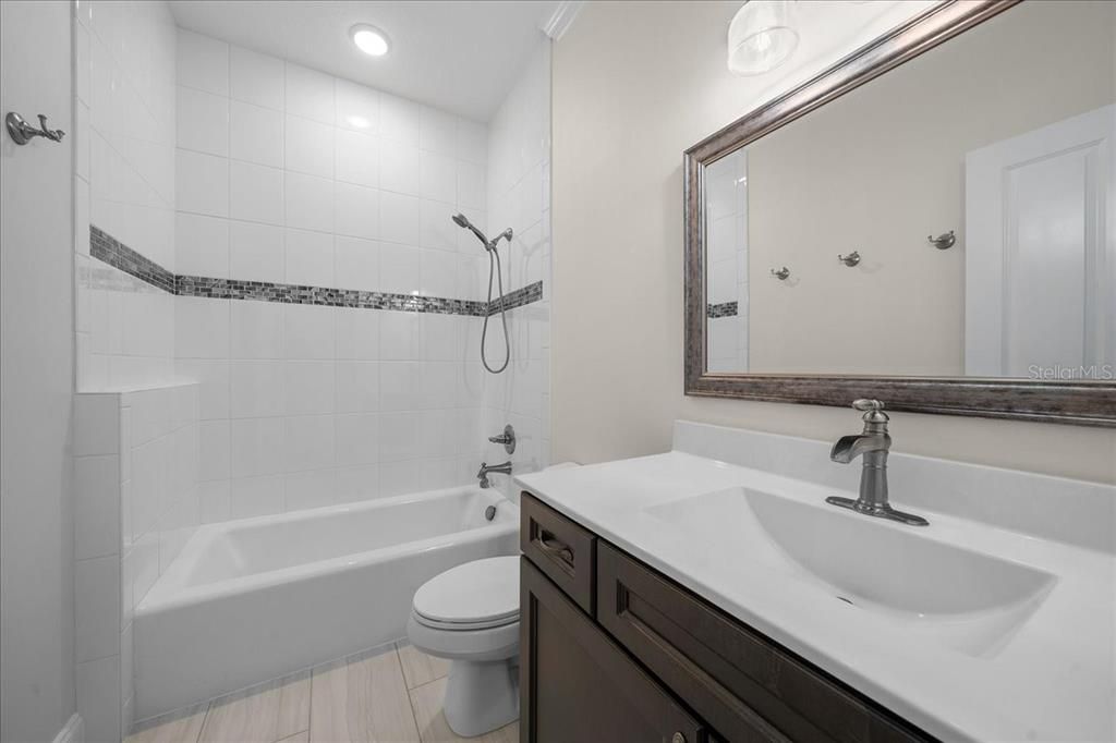 En Venta: $1,795,000 (3 camas, 2 baños, 2768 Pies cuadrados)