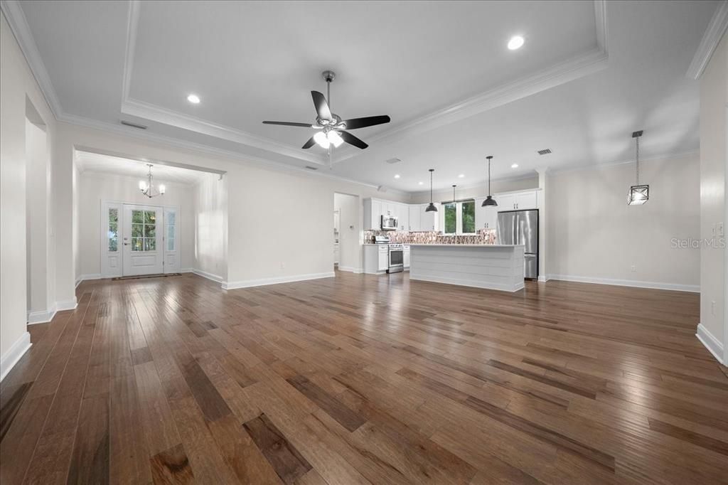 En Venta: $1,795,000 (3 camas, 2 baños, 2768 Pies cuadrados)