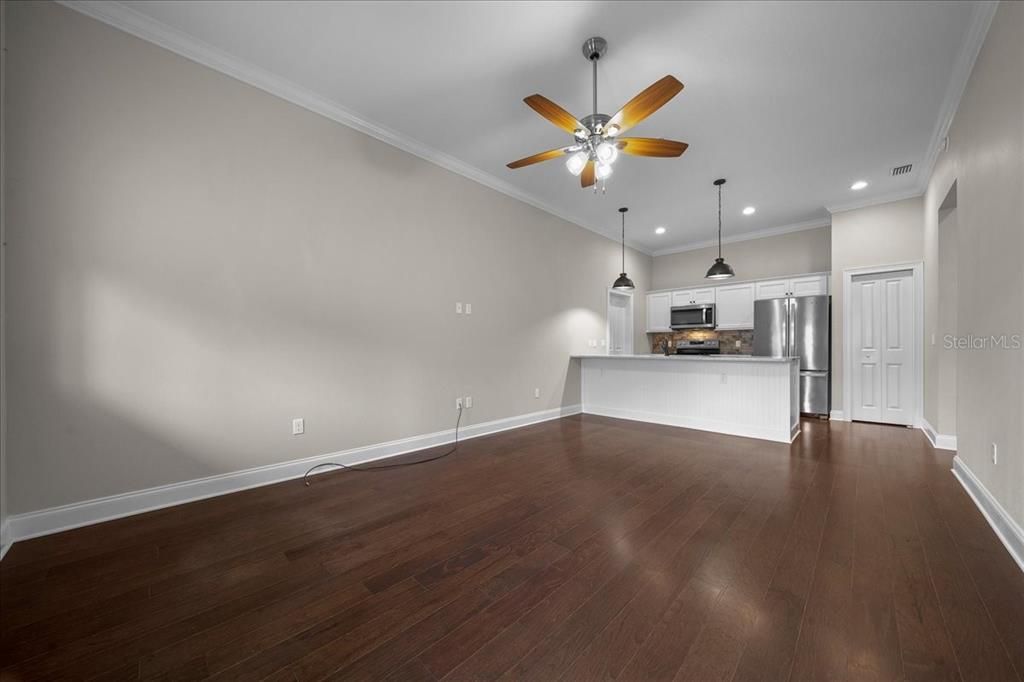 En Venta: $1,795,000 (3 camas, 2 baños, 2768 Pies cuadrados)