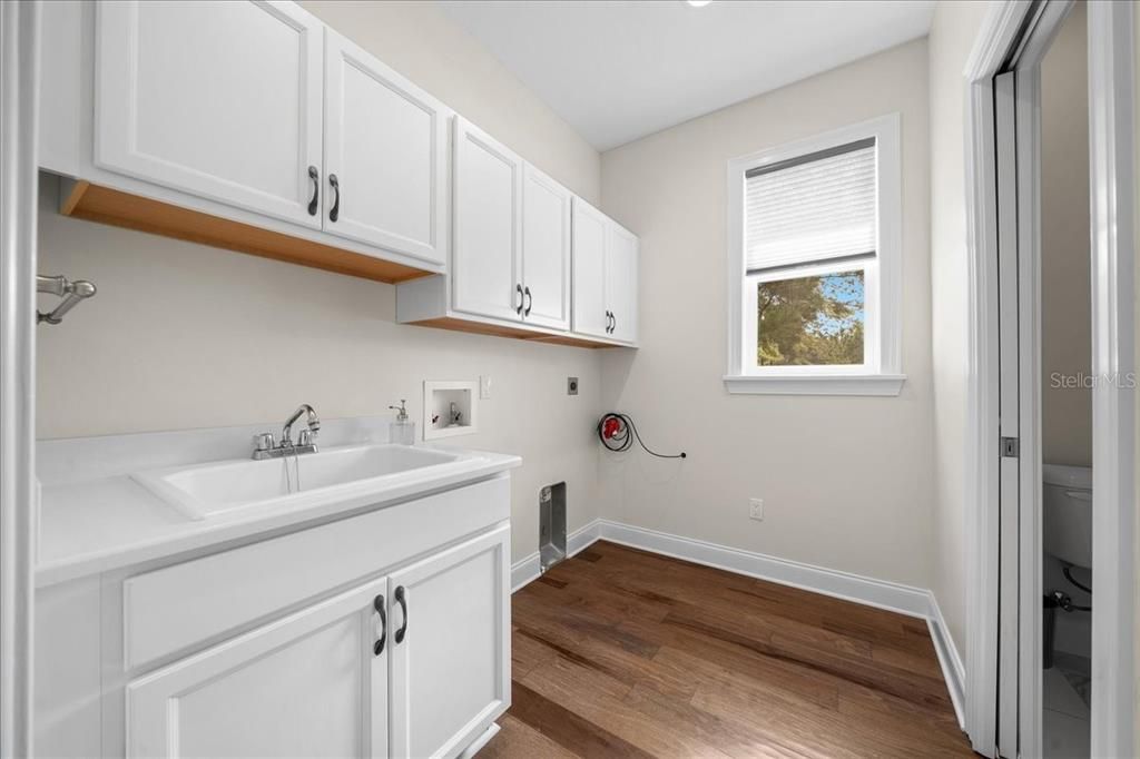 En Venta: $1,795,000 (3 camas, 2 baños, 2768 Pies cuadrados)