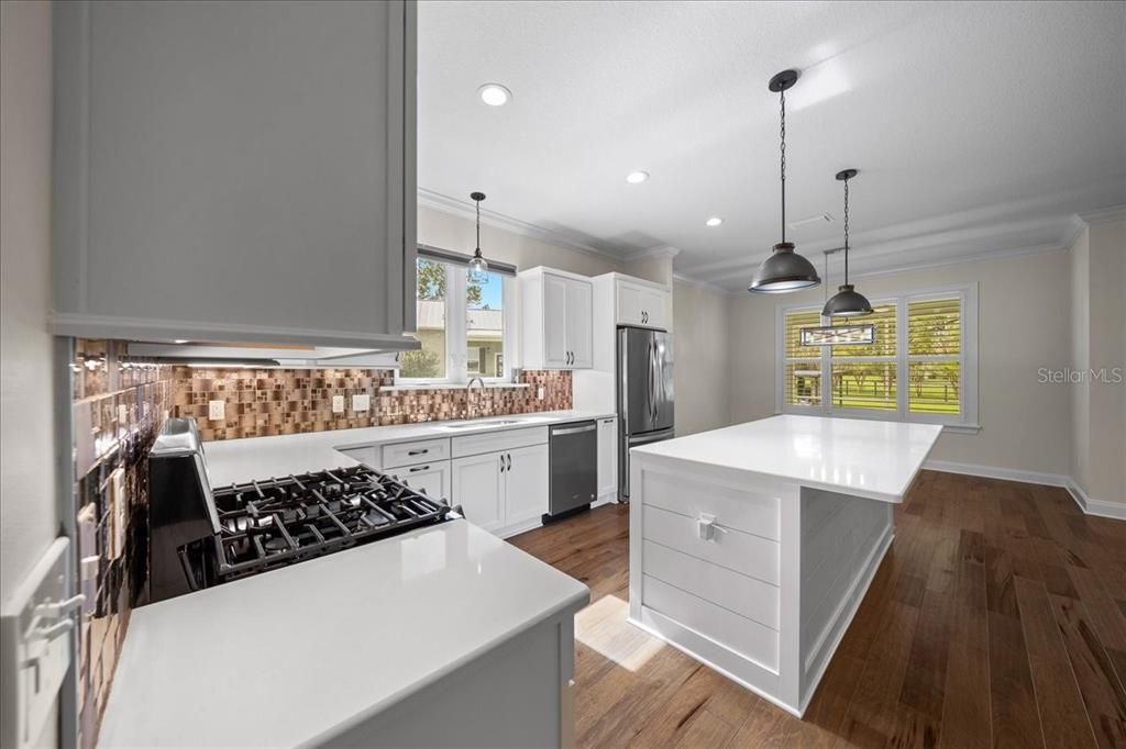 En Venta: $1,795,000 (3 camas, 2 baños, 2768 Pies cuadrados)