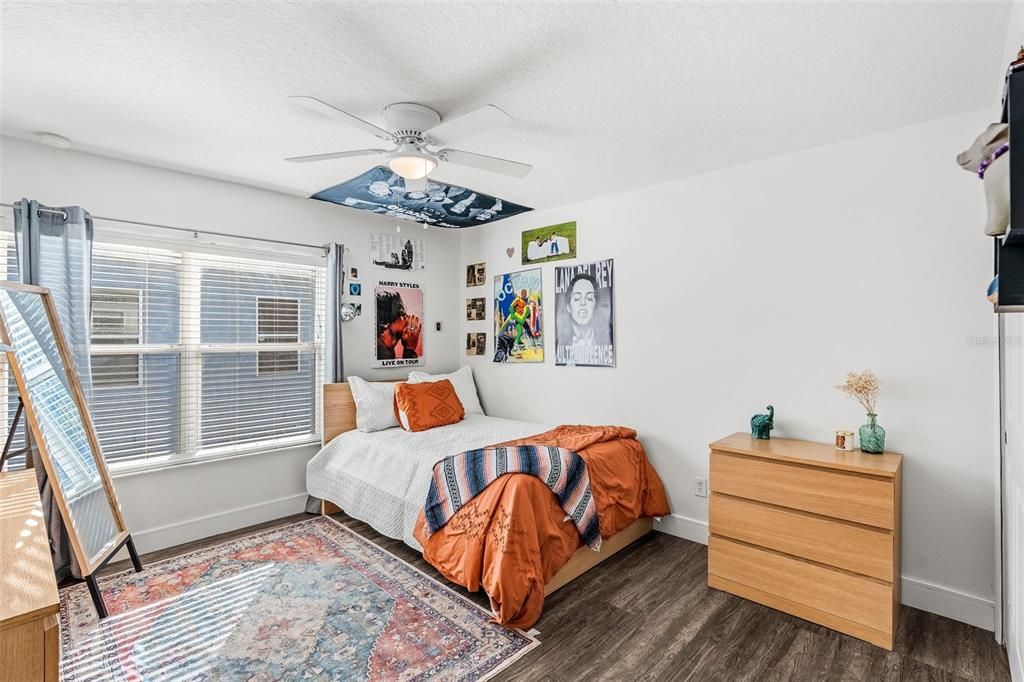 Activo con contrato: $559,000 (5 camas, 3 baños, 2762 Pies cuadrados)