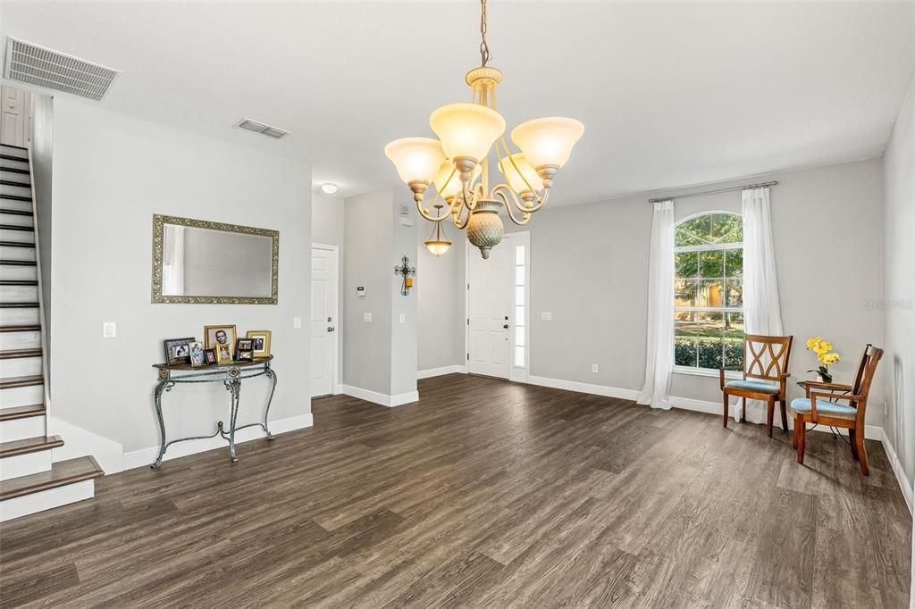 Activo con contrato: $559,000 (5 camas, 3 baños, 2762 Pies cuadrados)