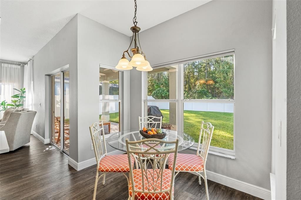 Activo con contrato: $559,000 (5 camas, 3 baños, 2762 Pies cuadrados)