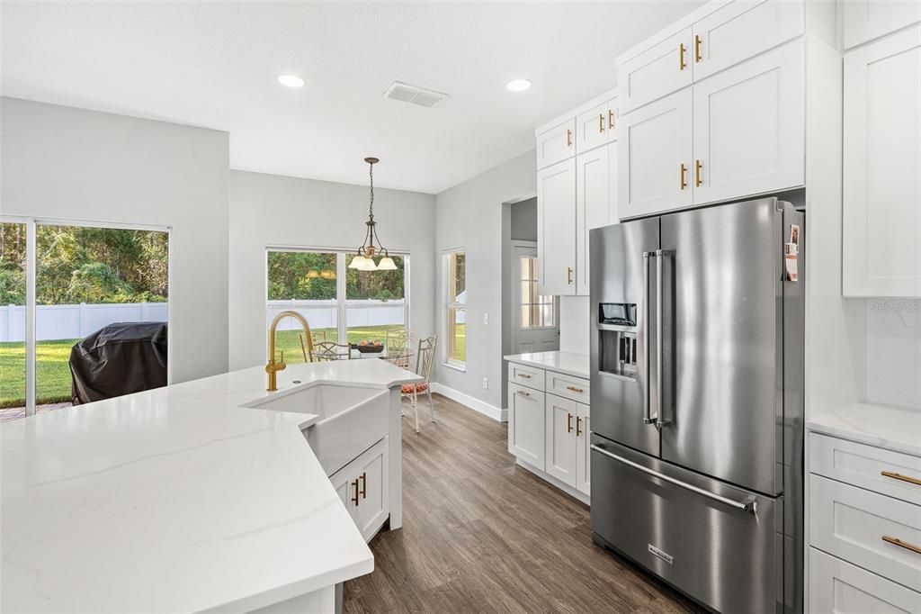 Activo con contrato: $559,000 (5 camas, 3 baños, 2762 Pies cuadrados)