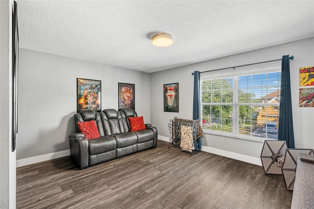 Activo con contrato: $559,000 (5 camas, 3 baños, 2762 Pies cuadrados)