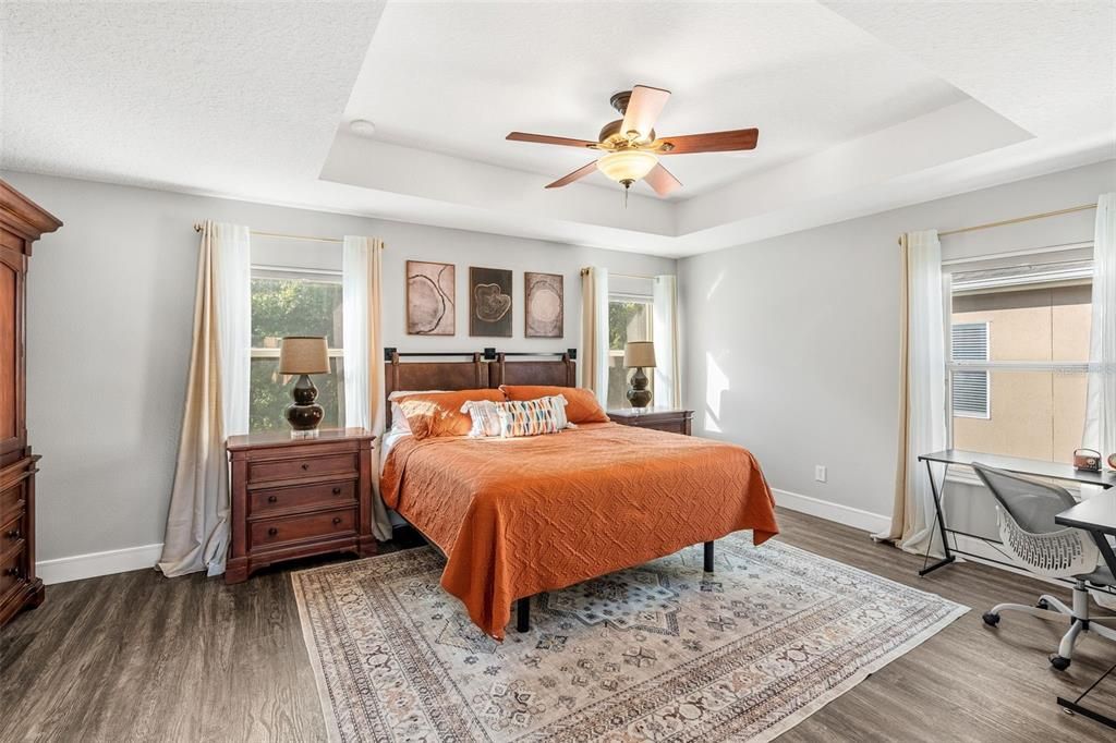 Activo con contrato: $559,000 (5 camas, 3 baños, 2762 Pies cuadrados)