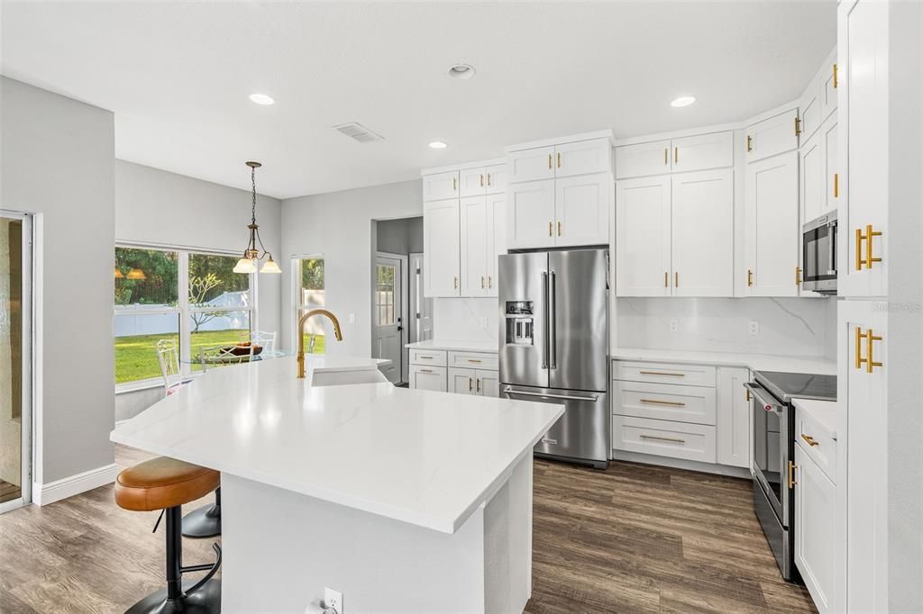 Activo con contrato: $559,000 (5 camas, 3 baños, 2762 Pies cuadrados)