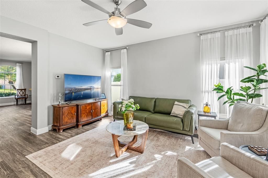 Activo con contrato: $559,000 (5 camas, 3 baños, 2762 Pies cuadrados)