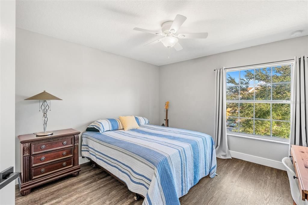 Activo con contrato: $559,000 (5 camas, 3 baños, 2762 Pies cuadrados)