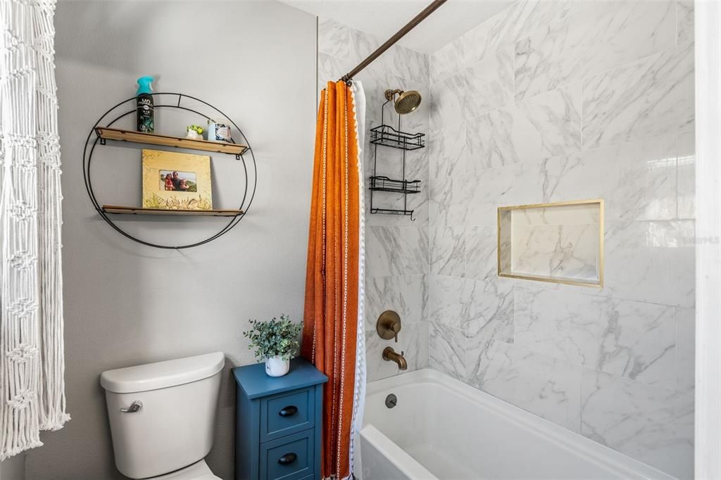 Activo con contrato: $559,000 (5 camas, 3 baños, 2762 Pies cuadrados)