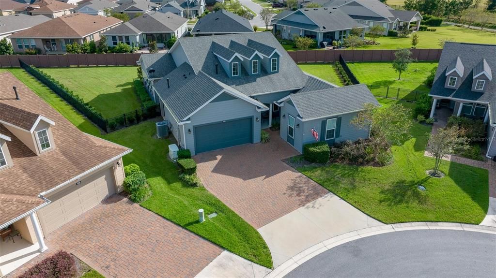 Recently Sold: $550,000 (2 beds, 2 baths, 2667 Square Feet)