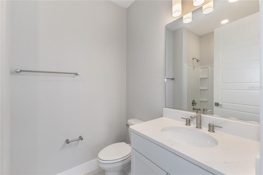 Activo con contrato: $419,990 (2 camas, 2 baños, 2056 Pies cuadrados)