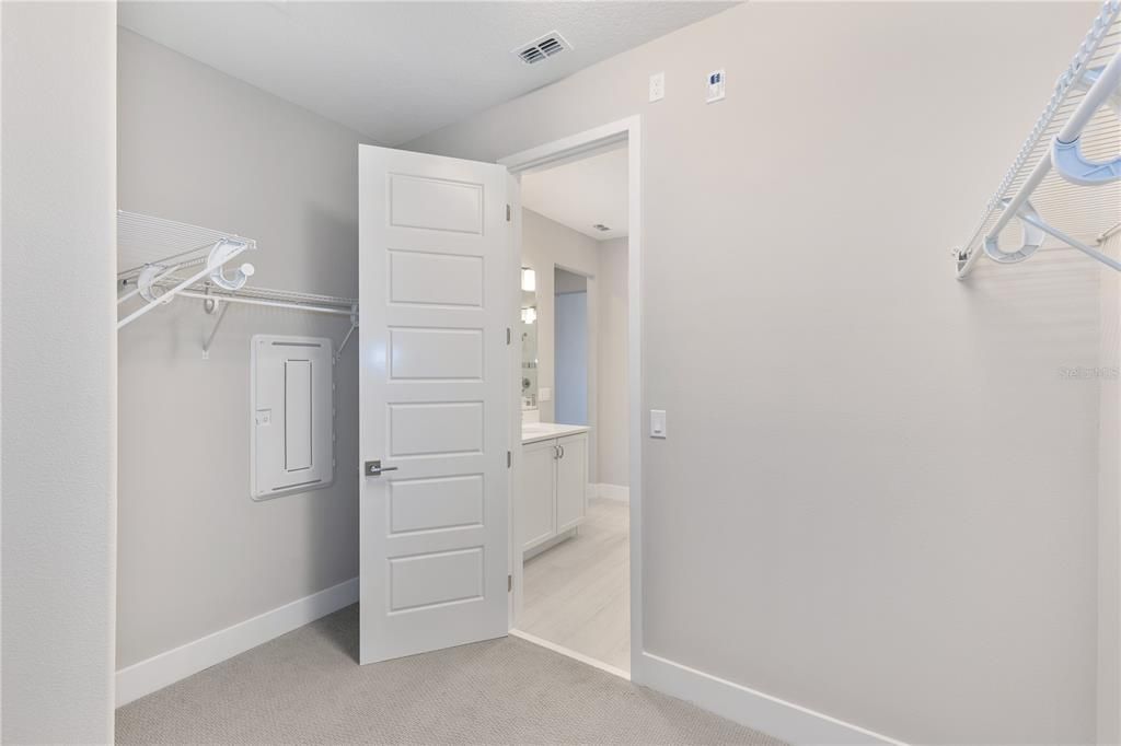 Activo con contrato: $419,990 (2 camas, 2 baños, 2056 Pies cuadrados)