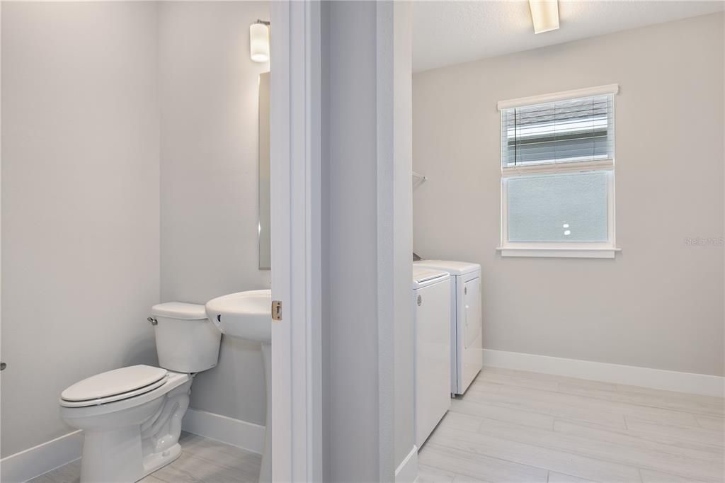 Activo con contrato: $419,990 (2 camas, 2 baños, 2056 Pies cuadrados)