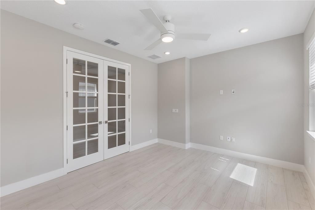 Activo con contrato: $419,990 (2 camas, 2 baños, 2056 Pies cuadrados)